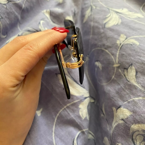 Retro 90's Sunglasses - Picture 10 of 11